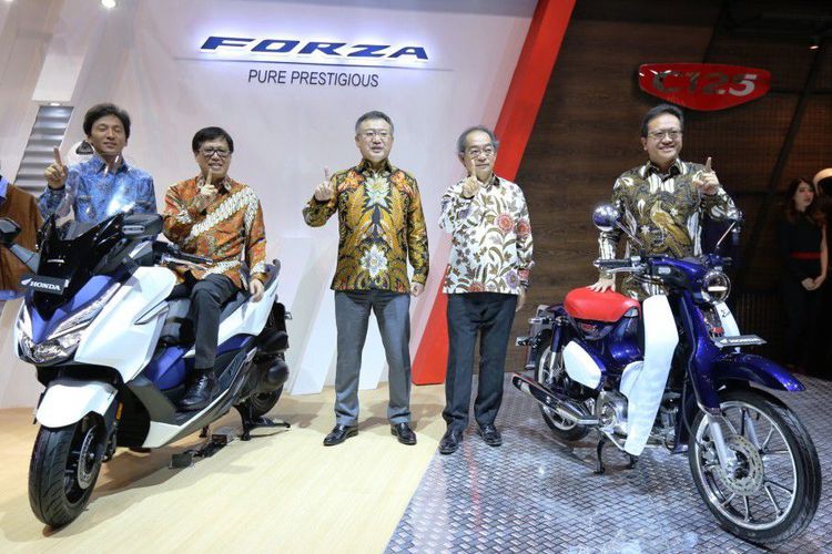 Honda Forza Dan Super Cub C125 Diperkenalkan Di GIIAS 2018