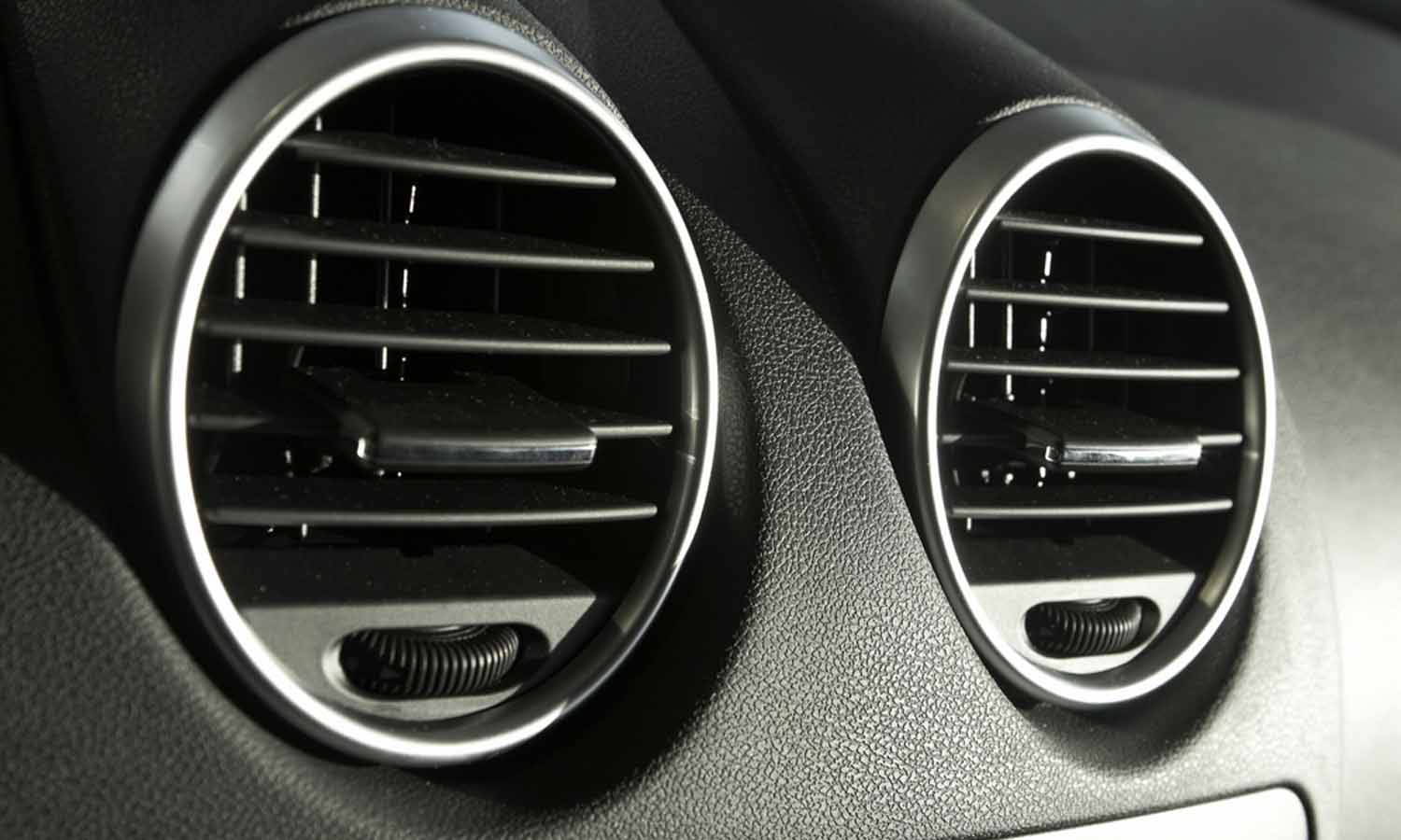 Masalah Yang Paling Sering Terjadi Pada AC Mobil
